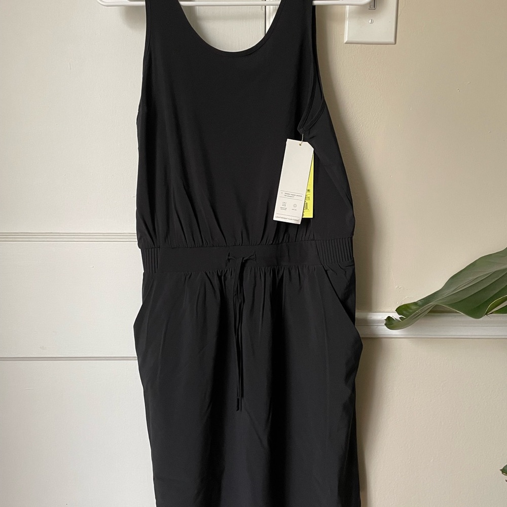 Athletic dress with pockets